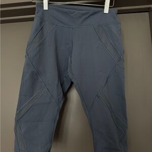 Lululemon cropped blue leggings